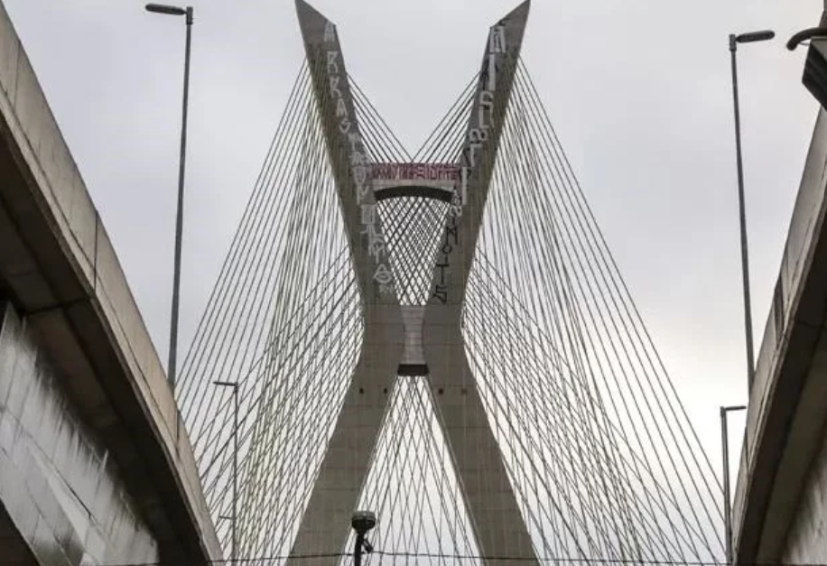 green4T e AME Brooklin realizam limpeza da Ponte Estaiada